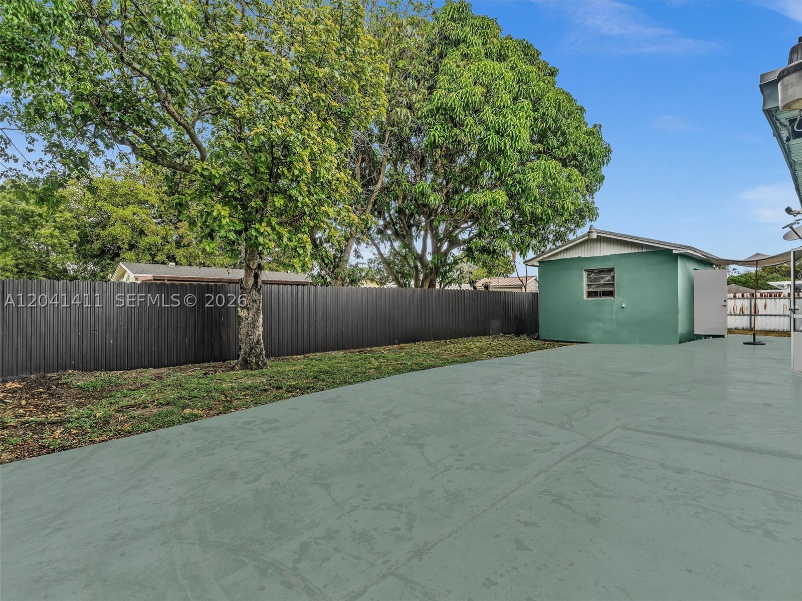 MIAMI GARDENS MANOR SEC 4 - Residential