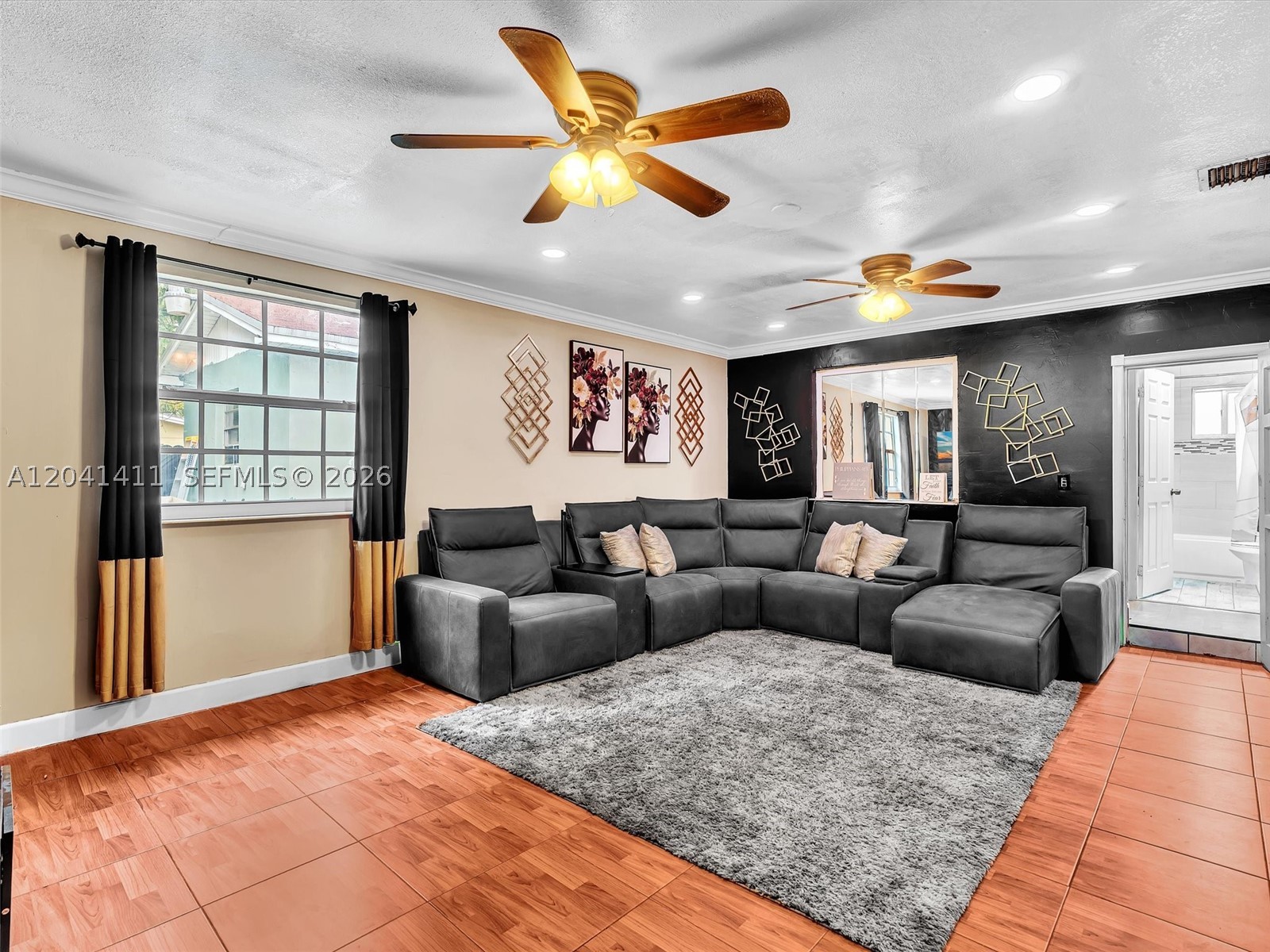 MIAMI GARDENS MANOR SEC 4 - Residential