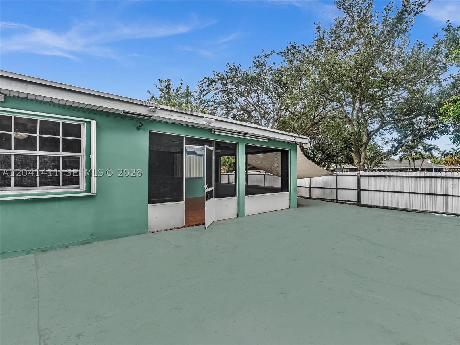 MIAMI GARDENS MANOR SEC 4 - Residential