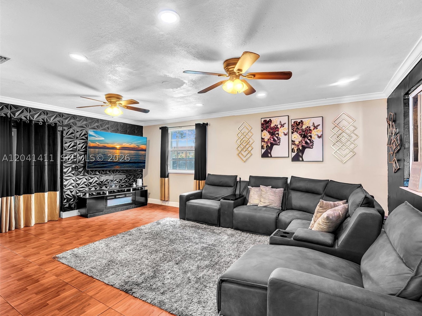 MIAMI GARDENS MANOR SEC 4 - Residential