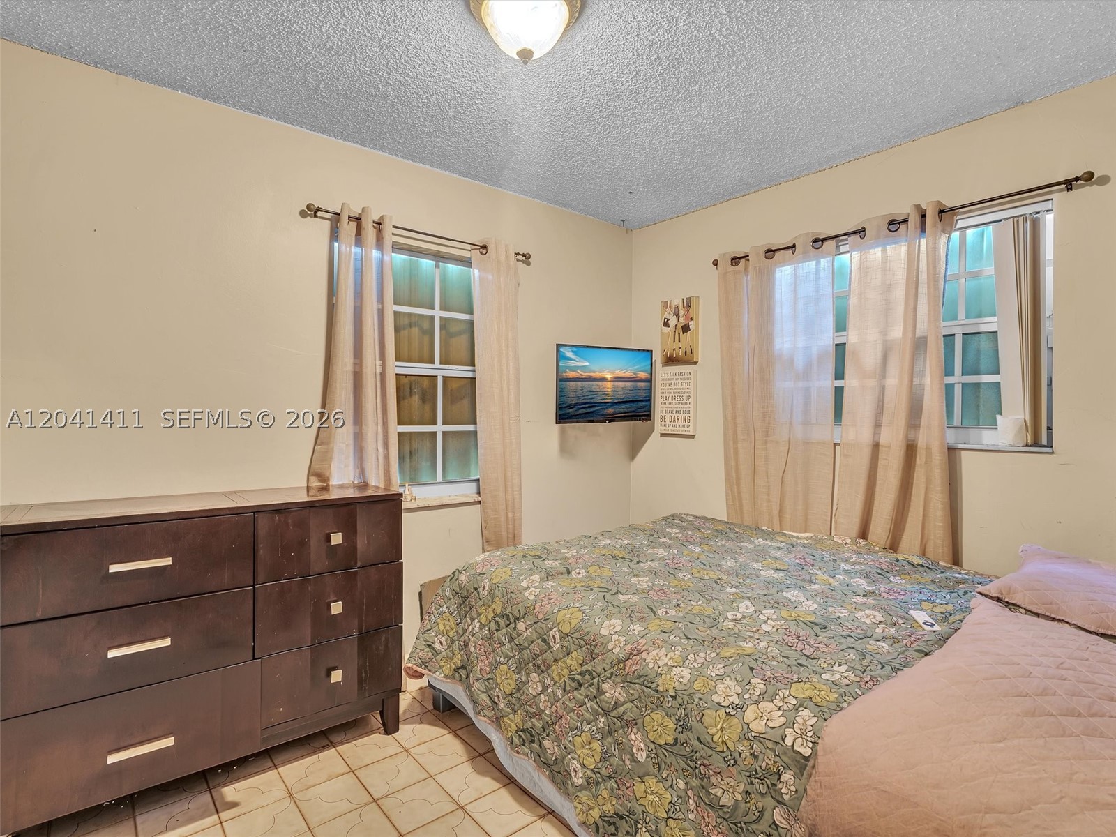 MIAMI GARDENS MANOR SEC 4 - Residential