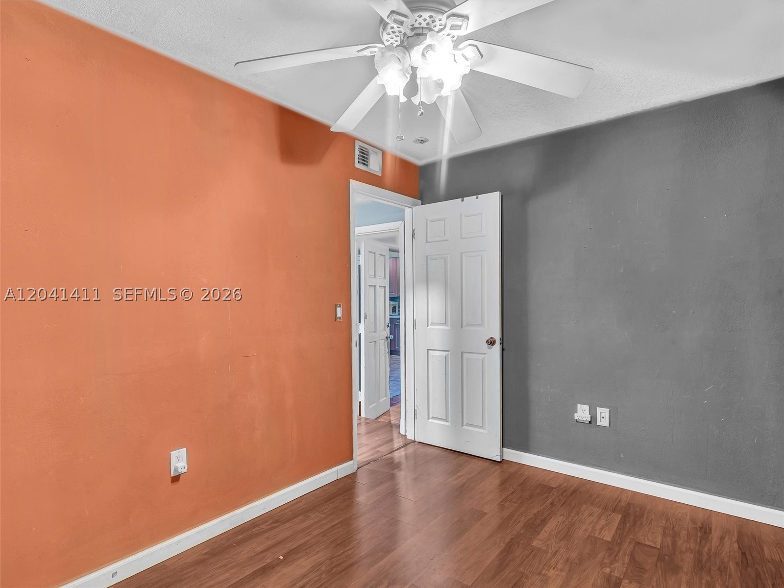 MIAMI GARDENS MANOR SEC 4 - Residential