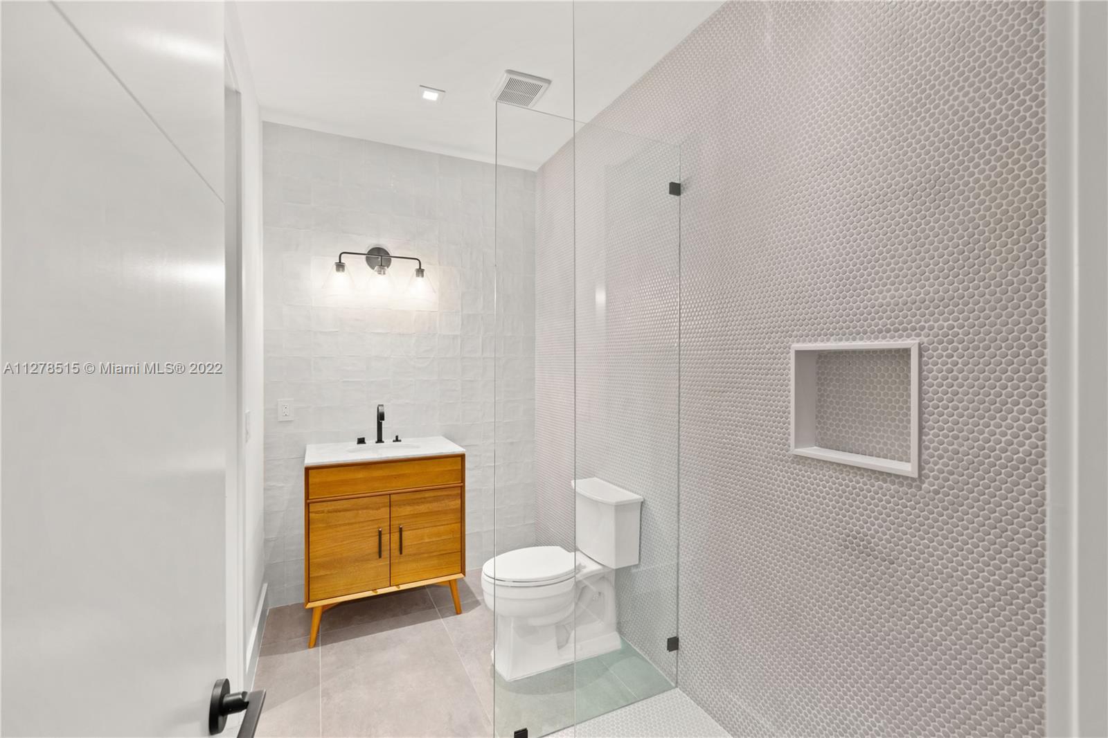 C GABLES RIV SEC 2 REV - Residential