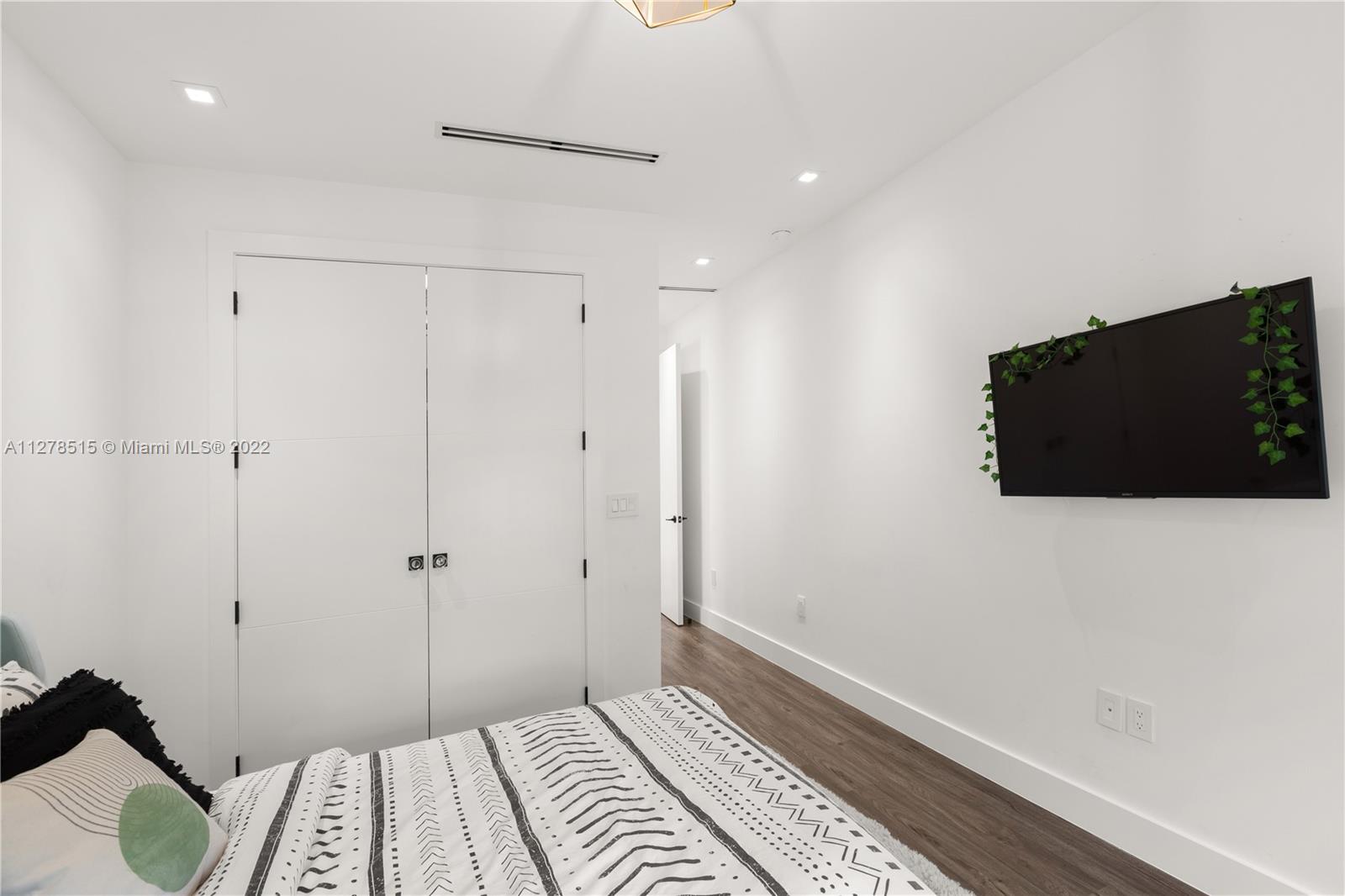 C GABLES RIV SEC 2 REV - Residential