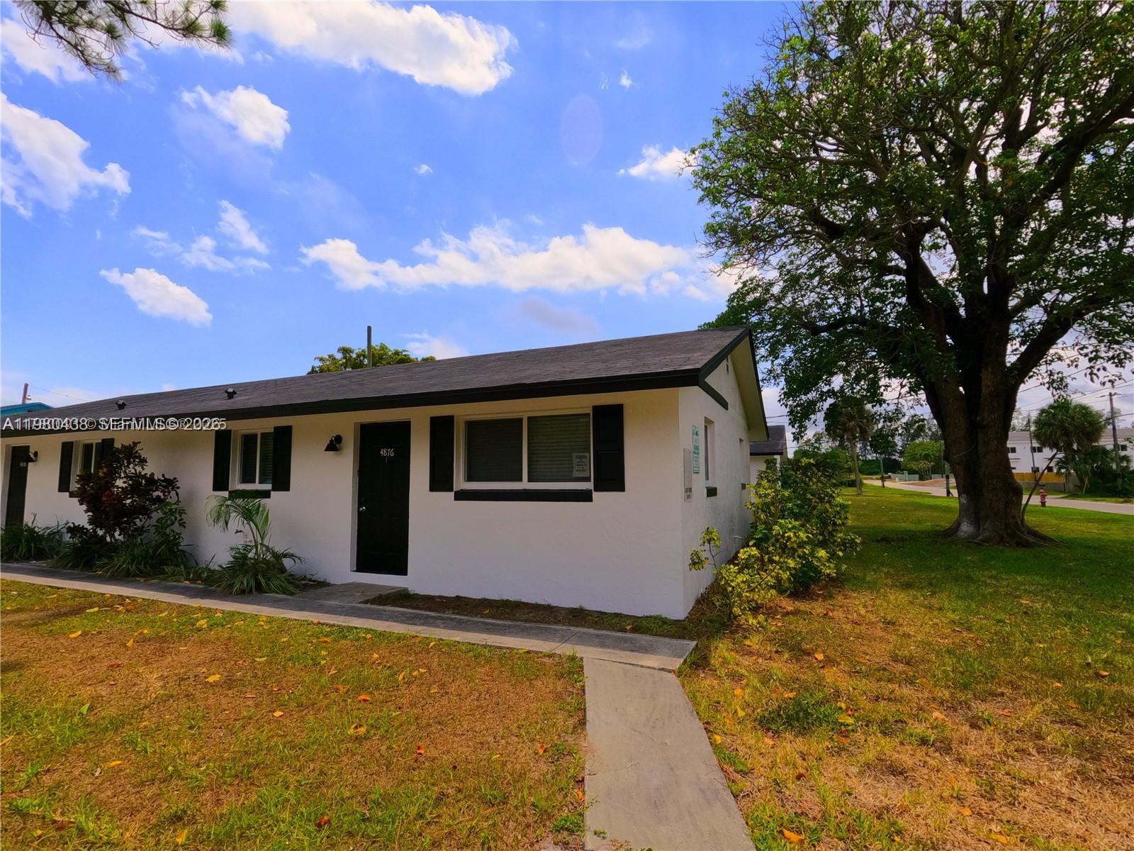 PALM BEACH FARMS CO 7 - Residential Lease