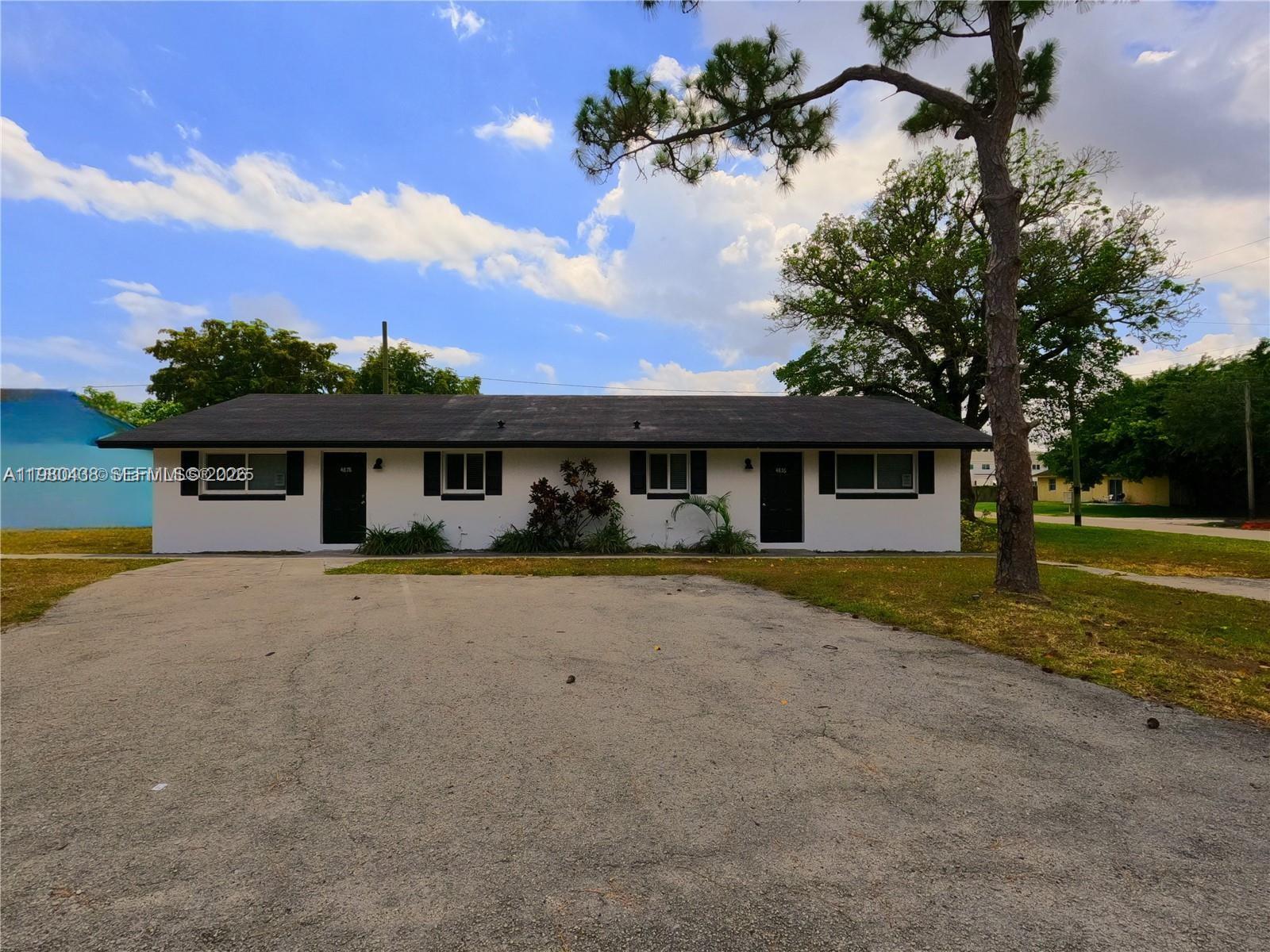 PALM BEACH FARMS CO 7 - Residential Lease