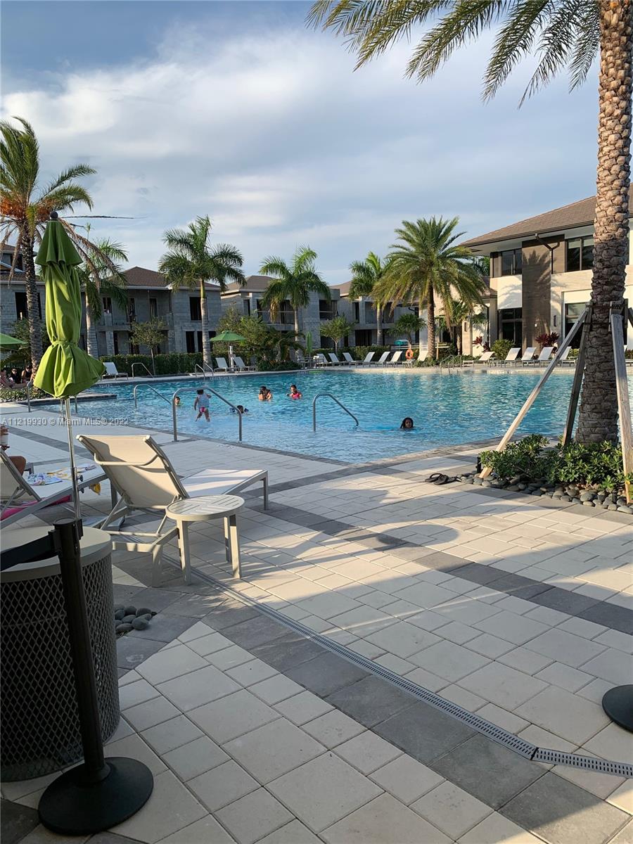 URBANA AT DORAL - Residential Lease
