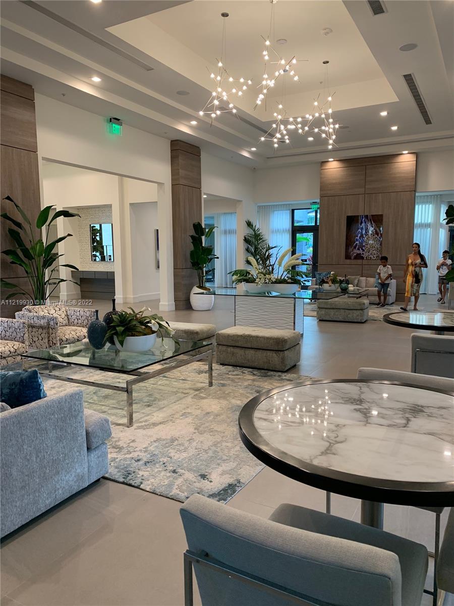 URBANA AT DORAL - Residential Lease
