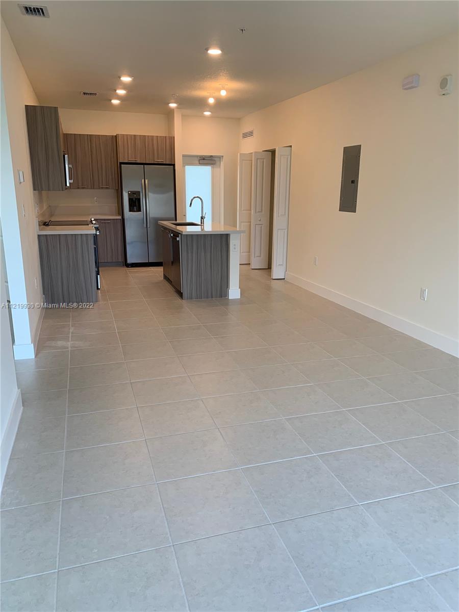 URBANA AT DORAL - Residential Lease