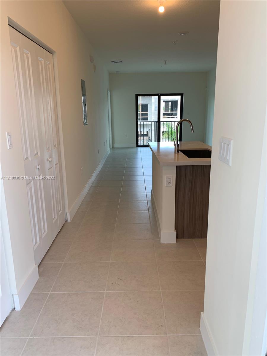 URBANA AT DORAL - Residential Lease
