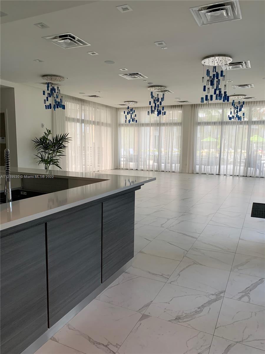 URBANA AT DORAL - Residential Lease