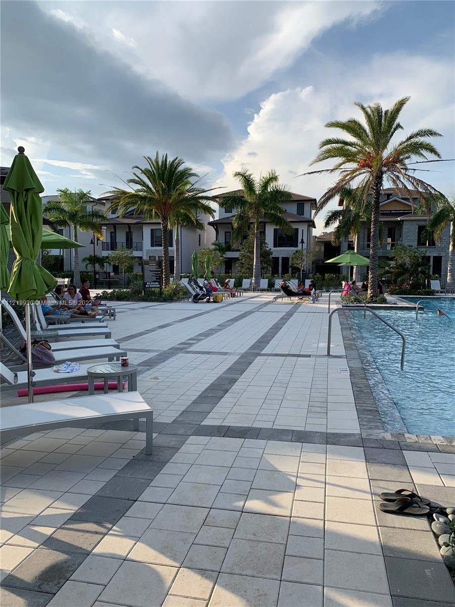 URBANA AT DORAL - Residential Lease