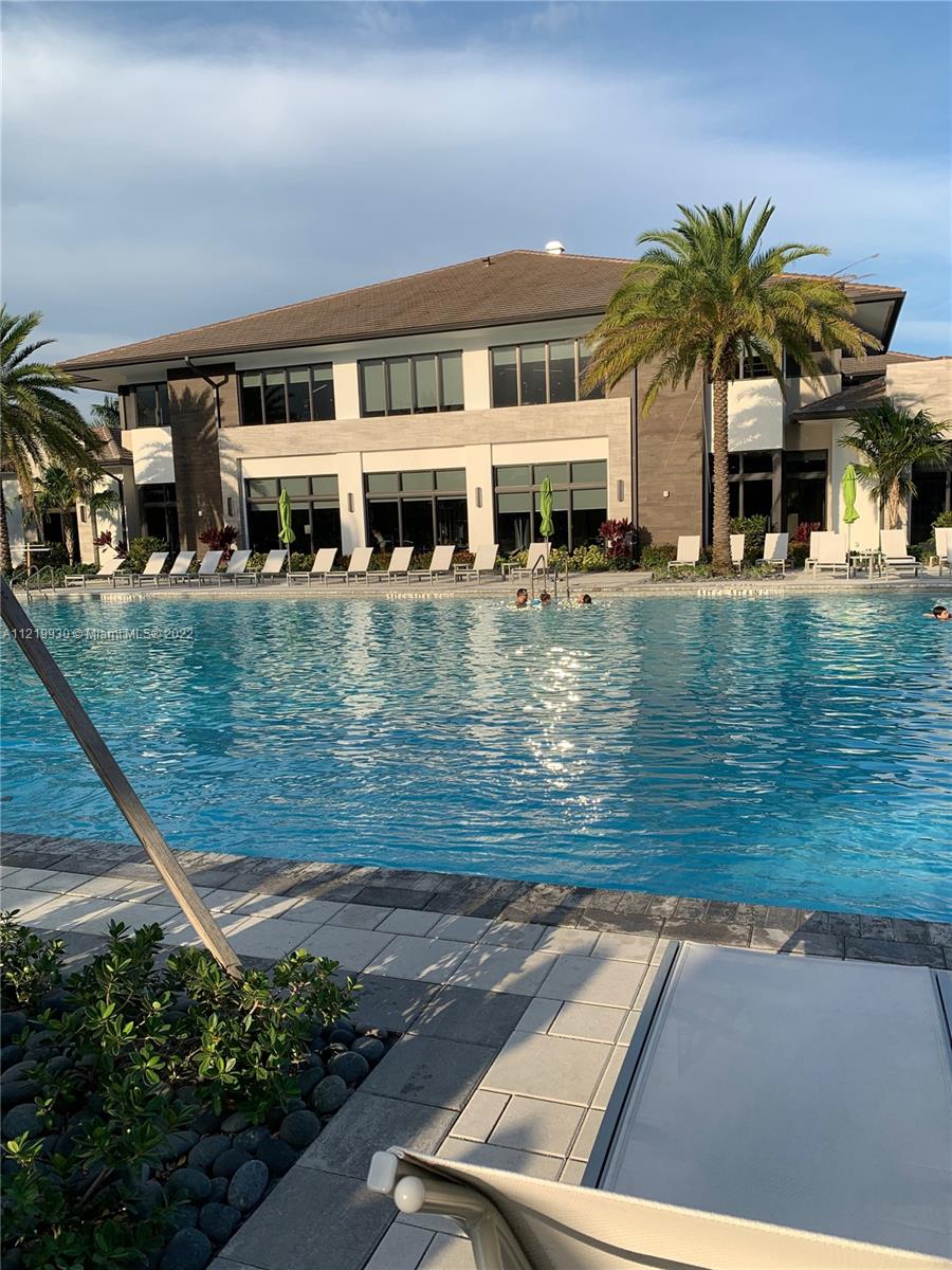 URBANA AT DORAL - Residential Lease