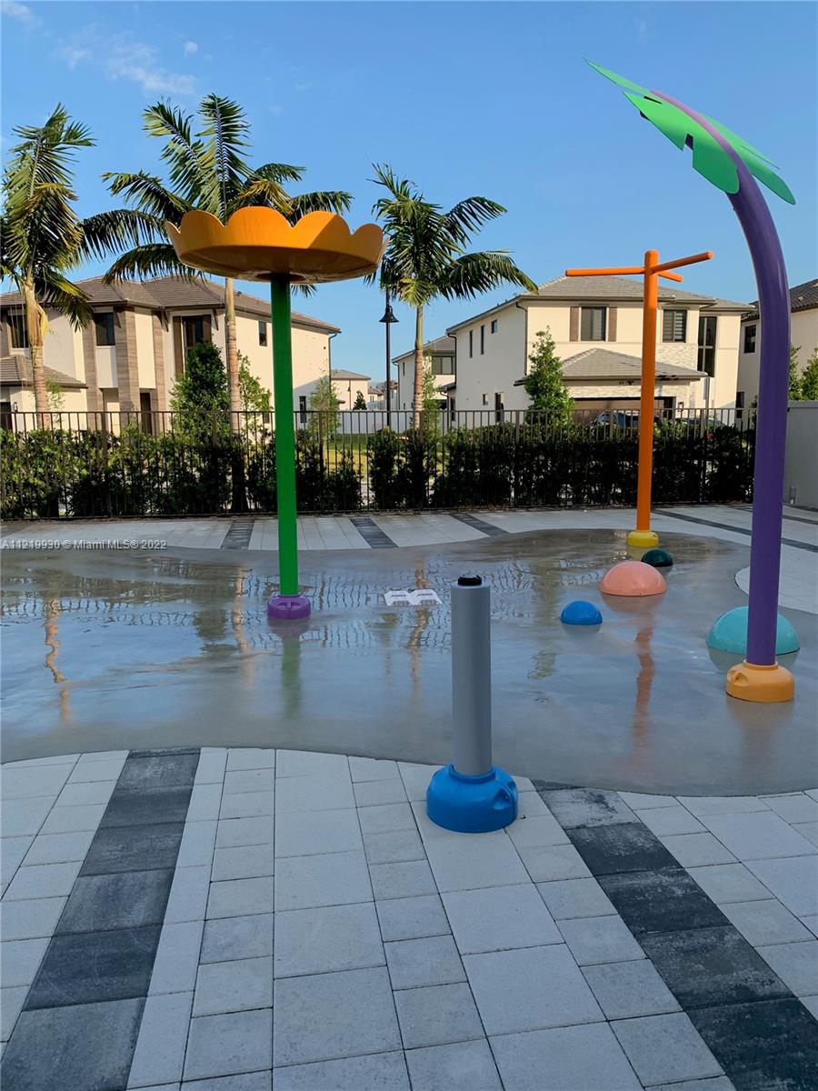 URBANA AT DORAL - Residential Lease