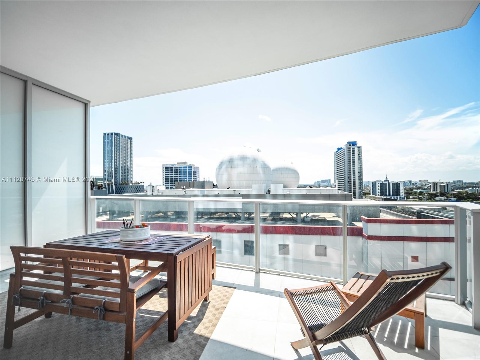 PARAMOUNT MIAMI WORLDCENTE - Residential Lease