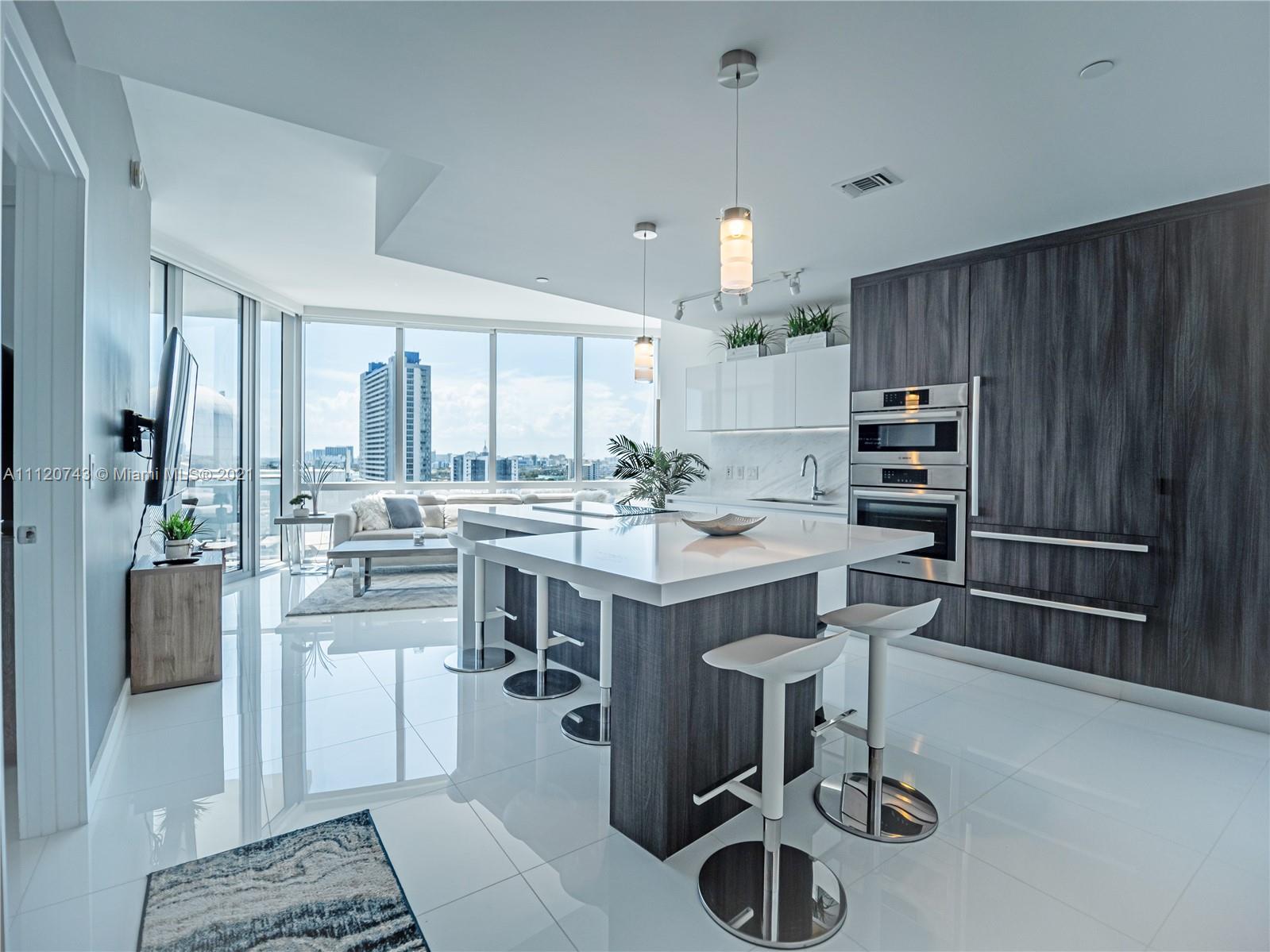 PARAMOUNT MIAMI WORLDCENTE - Residential Lease