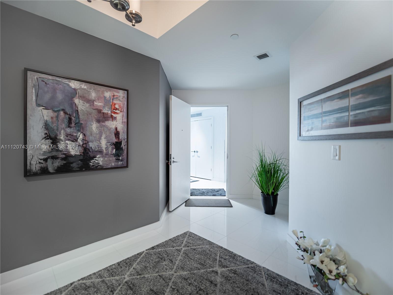 PARAMOUNT MIAMI WORLDCENTE - Residential Lease