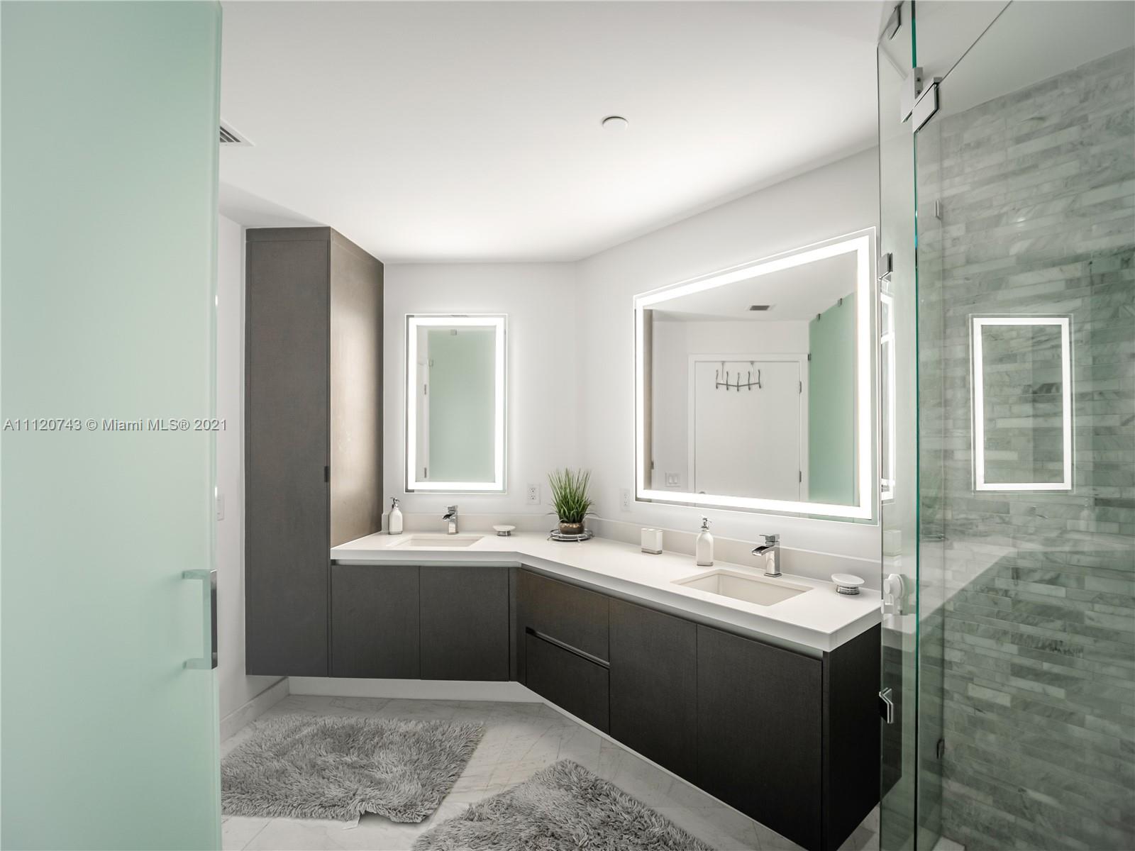 PARAMOUNT MIAMI WORLDCENTE - Residential Lease