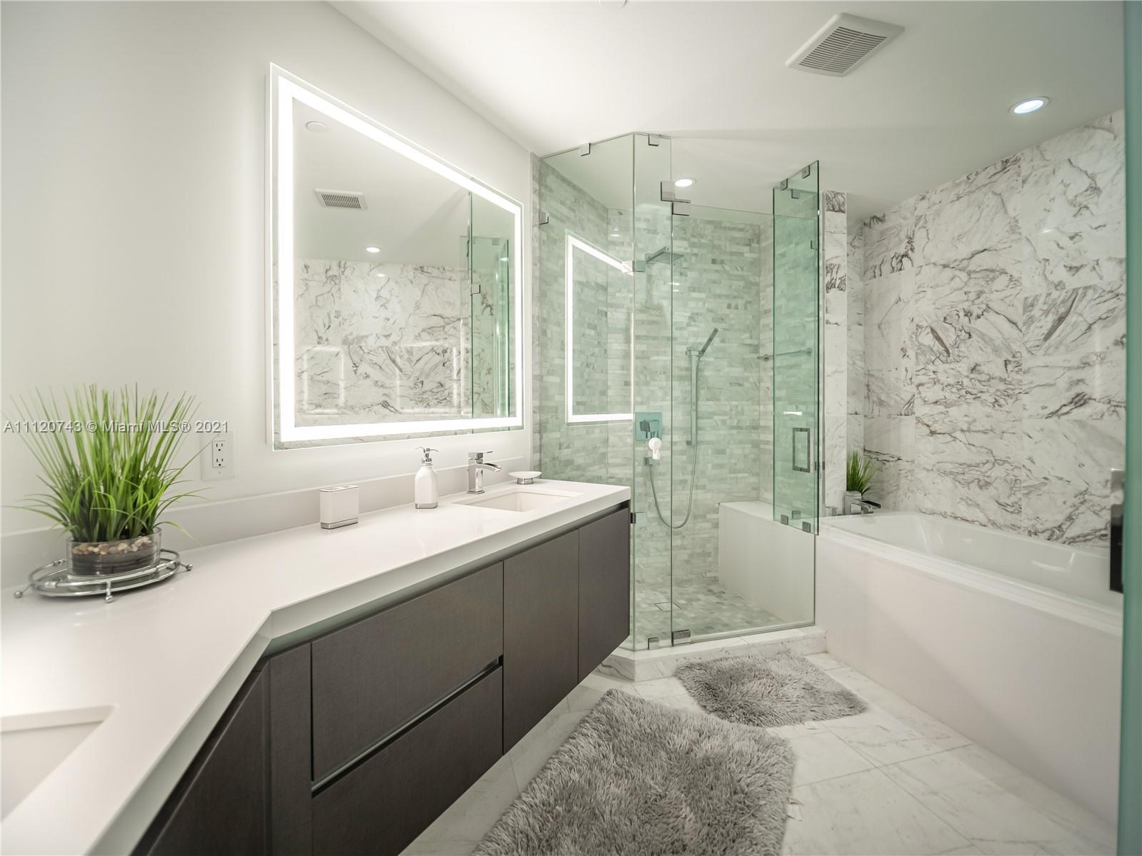 PARAMOUNT MIAMI WORLDCENTE - Residential Lease
