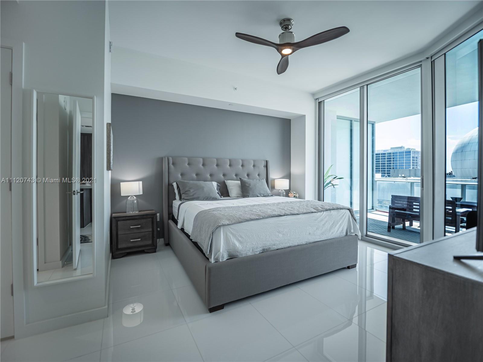 PARAMOUNT MIAMI WORLDCENTE - Residential Lease