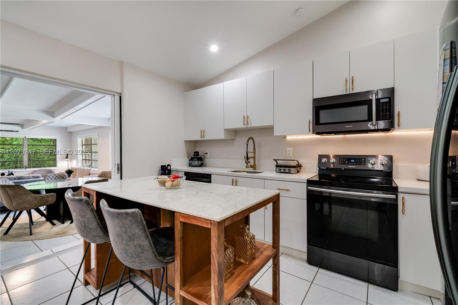 SUNILAND TERRACE - Residential Lease