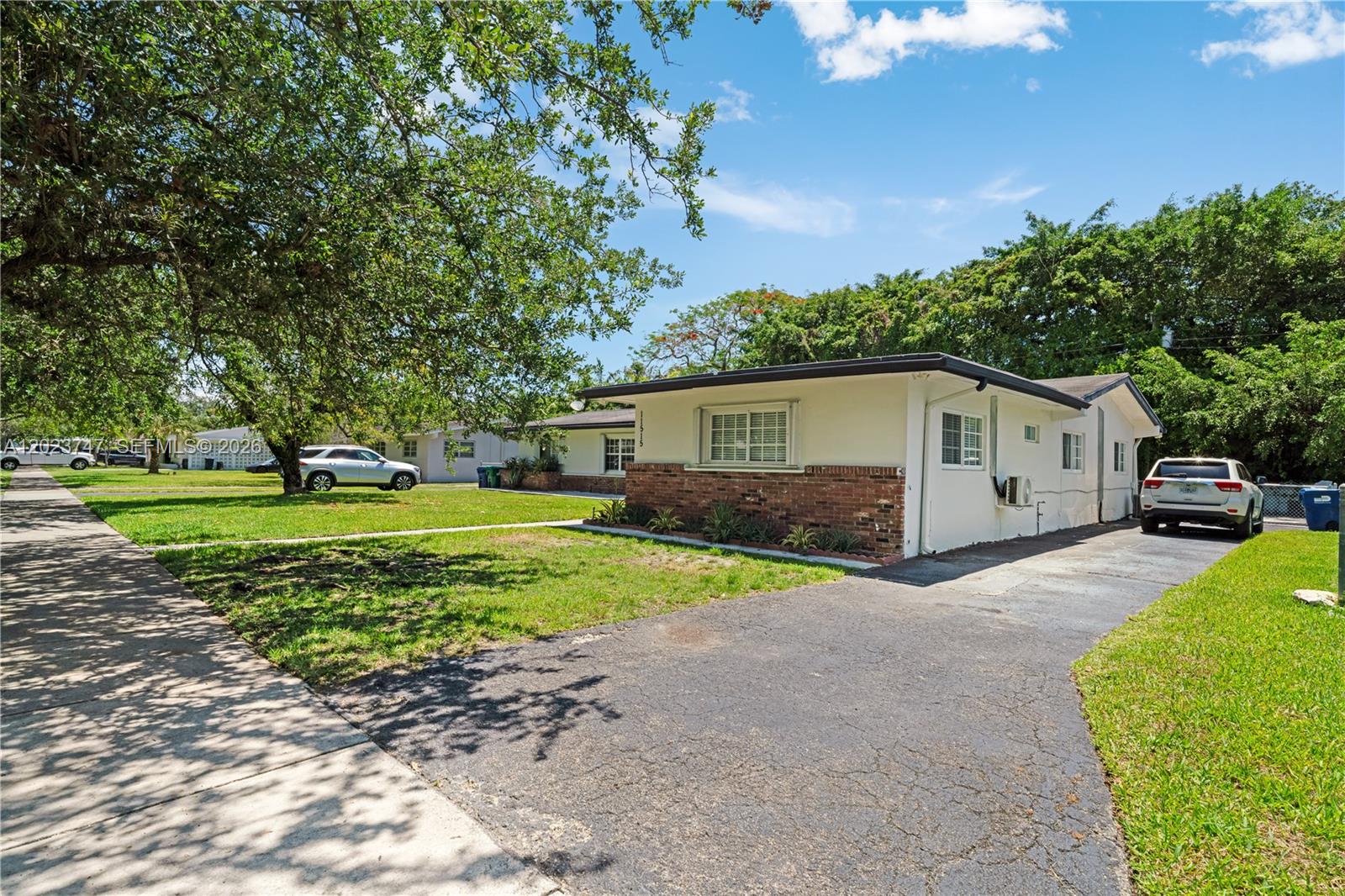 SUNILAND TERRACE - Residential Lease