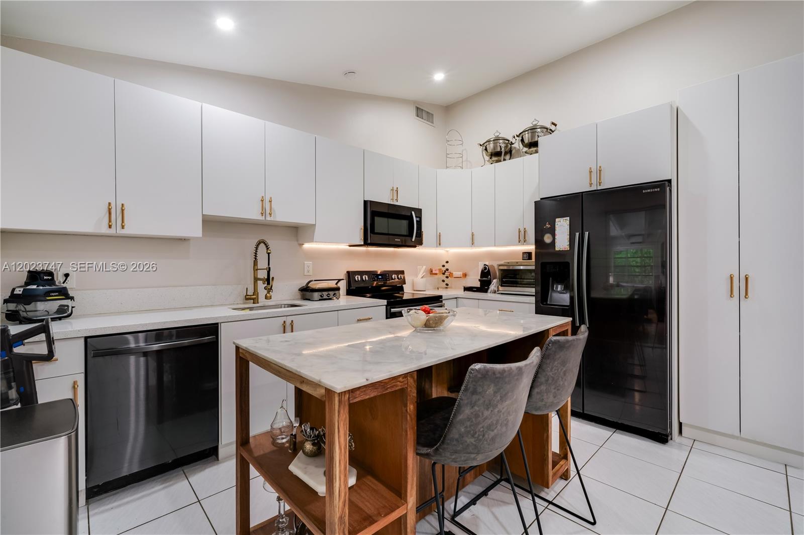 SUNILAND TERRACE - Residential Lease