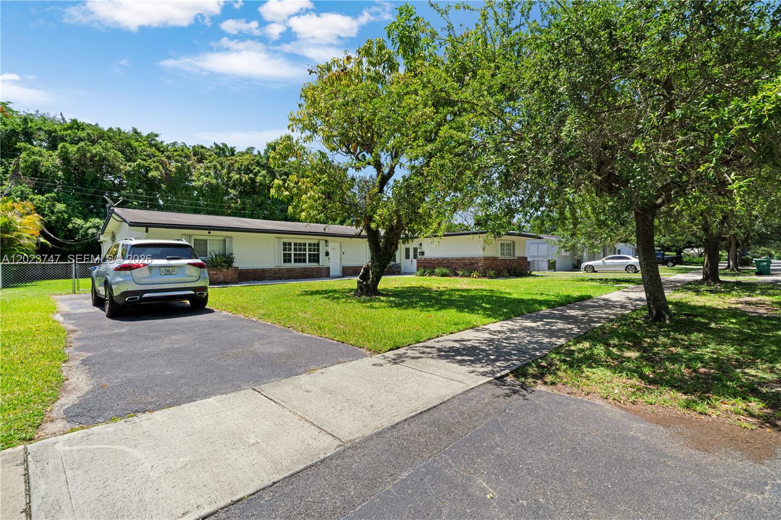 SUNILAND TERRACE - Residential Lease