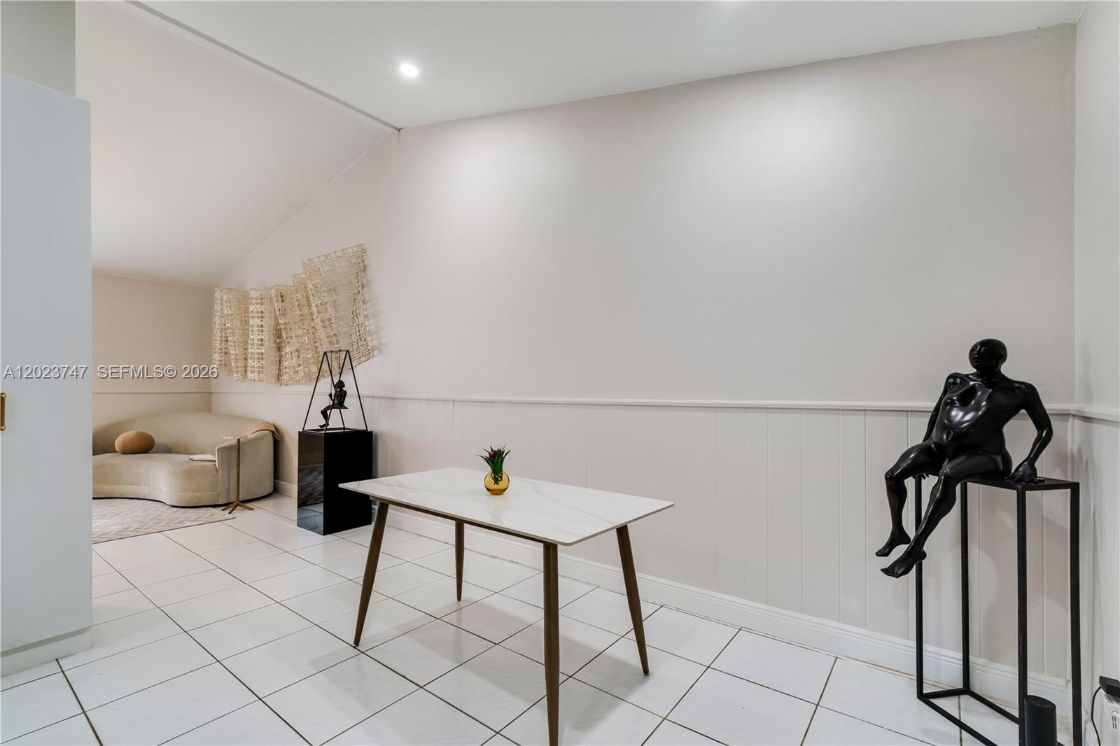 SUNILAND TERRACE - Residential Lease