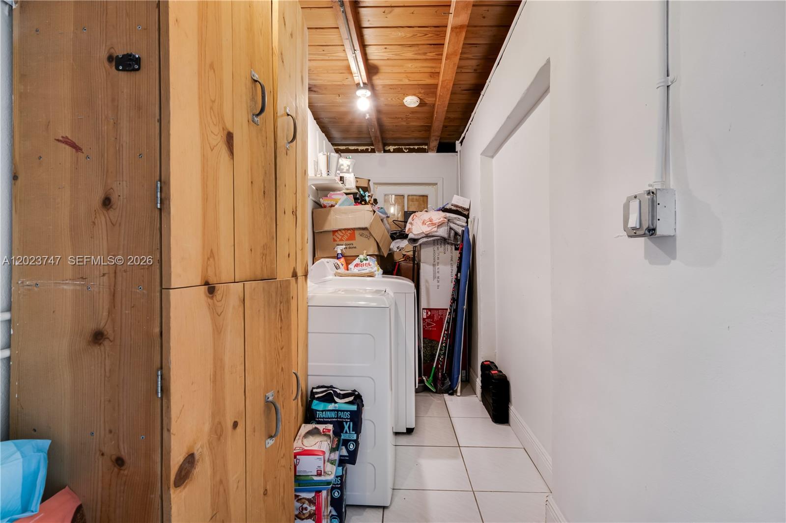 SUNILAND TERRACE - Residential Lease
