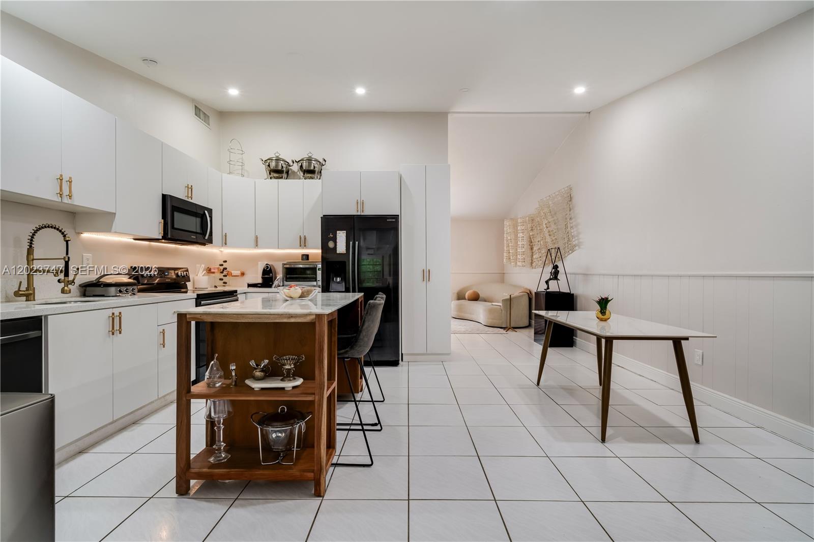 SUNILAND TERRACE - Residential Lease