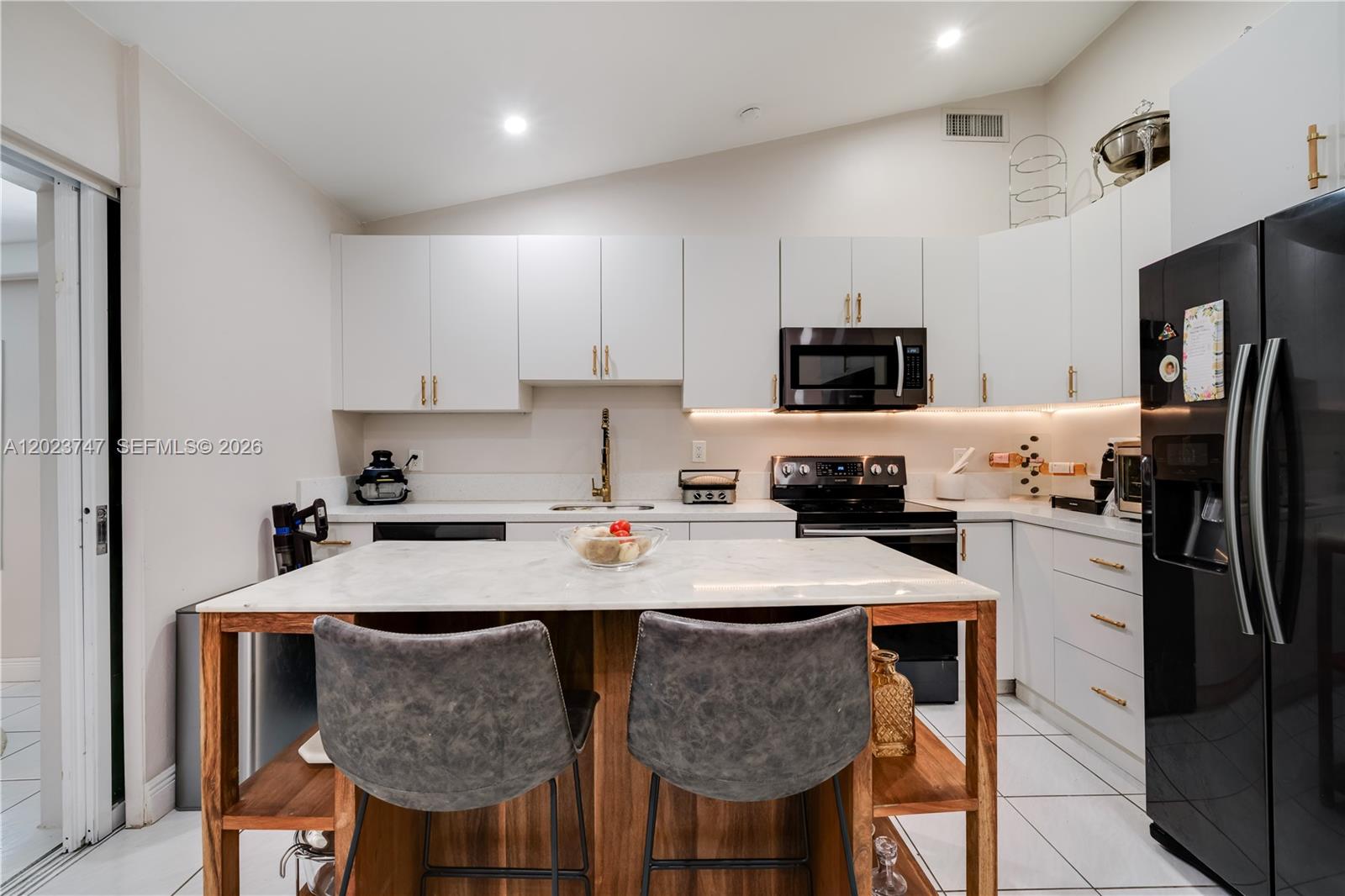 SUNILAND TERRACE - Residential Lease