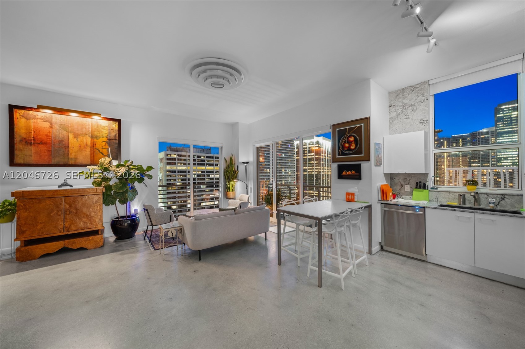 THE LOFT DOWNTOWN II COND - Residential