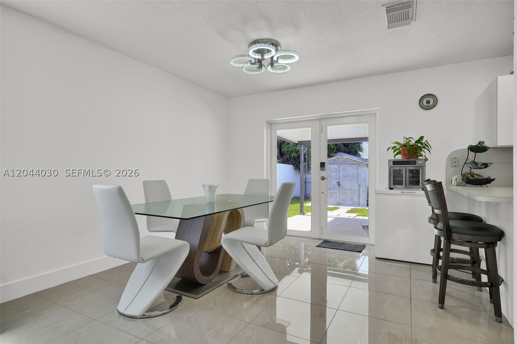 Estate Homes - Residential