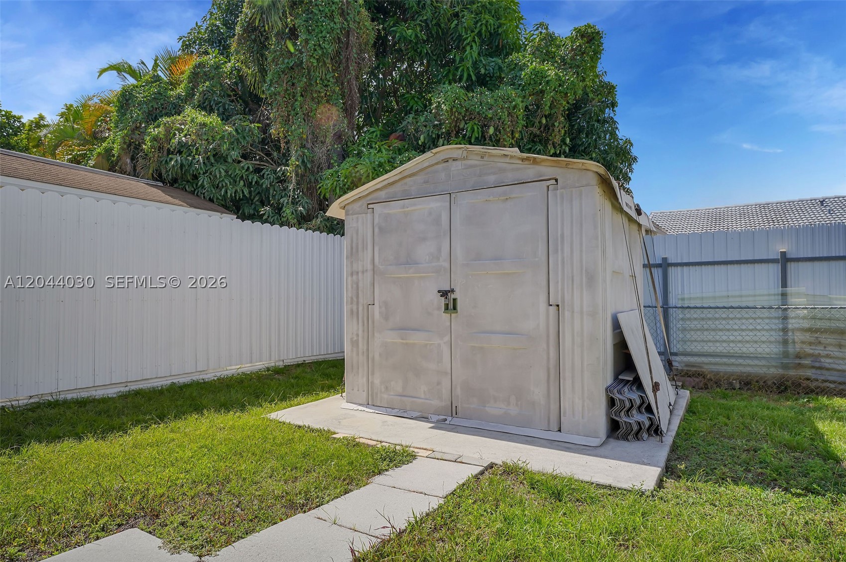 Estate Homes - Residential