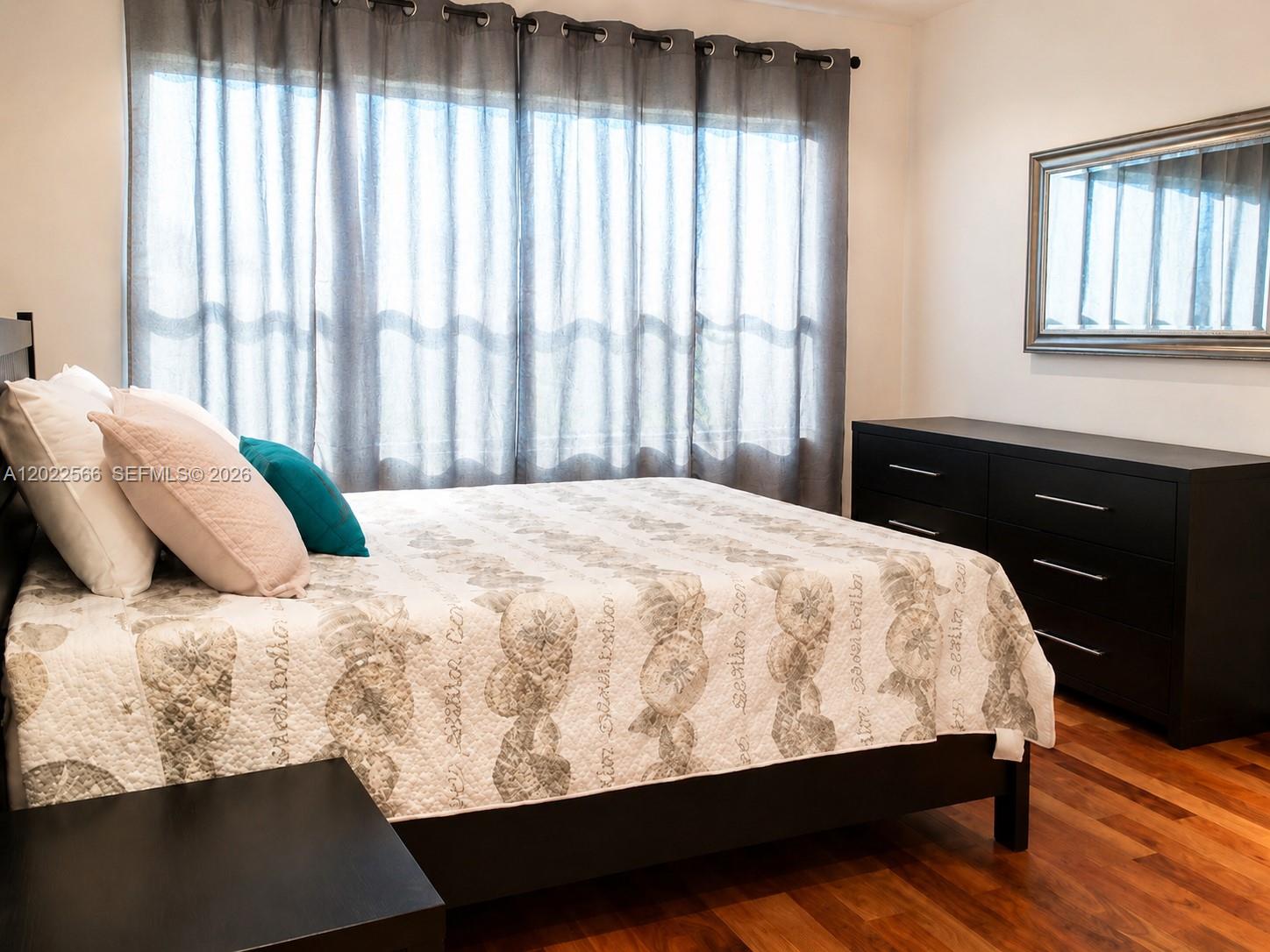 900 MERIDIAN CONDO - Residential