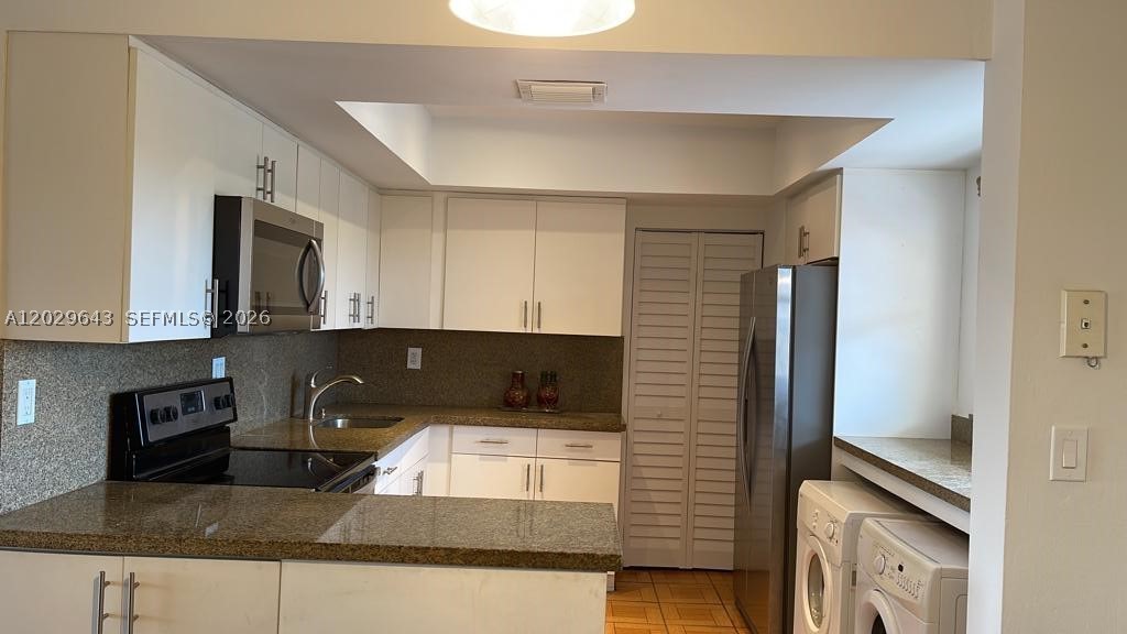 FERNWOODS CONDO NO 1 - Residential Lease