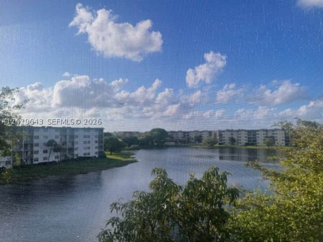 Lovely 2bed / 2bath in Fontainebleau with beautiful lake views! Screened in balcony, freshly painted, washer/dryer inside unit, tiled throughout. Quiet neighborhood, Centrally located, close to shopping: Mall of Americas, Costco, Home Depot, DMV, Publix, Walgreens, Walmart, all only minutes away. Great schools. Close to main highways. Community amenities: pool, tennis courts and guest parking. 4th floor unit and building has elevator.