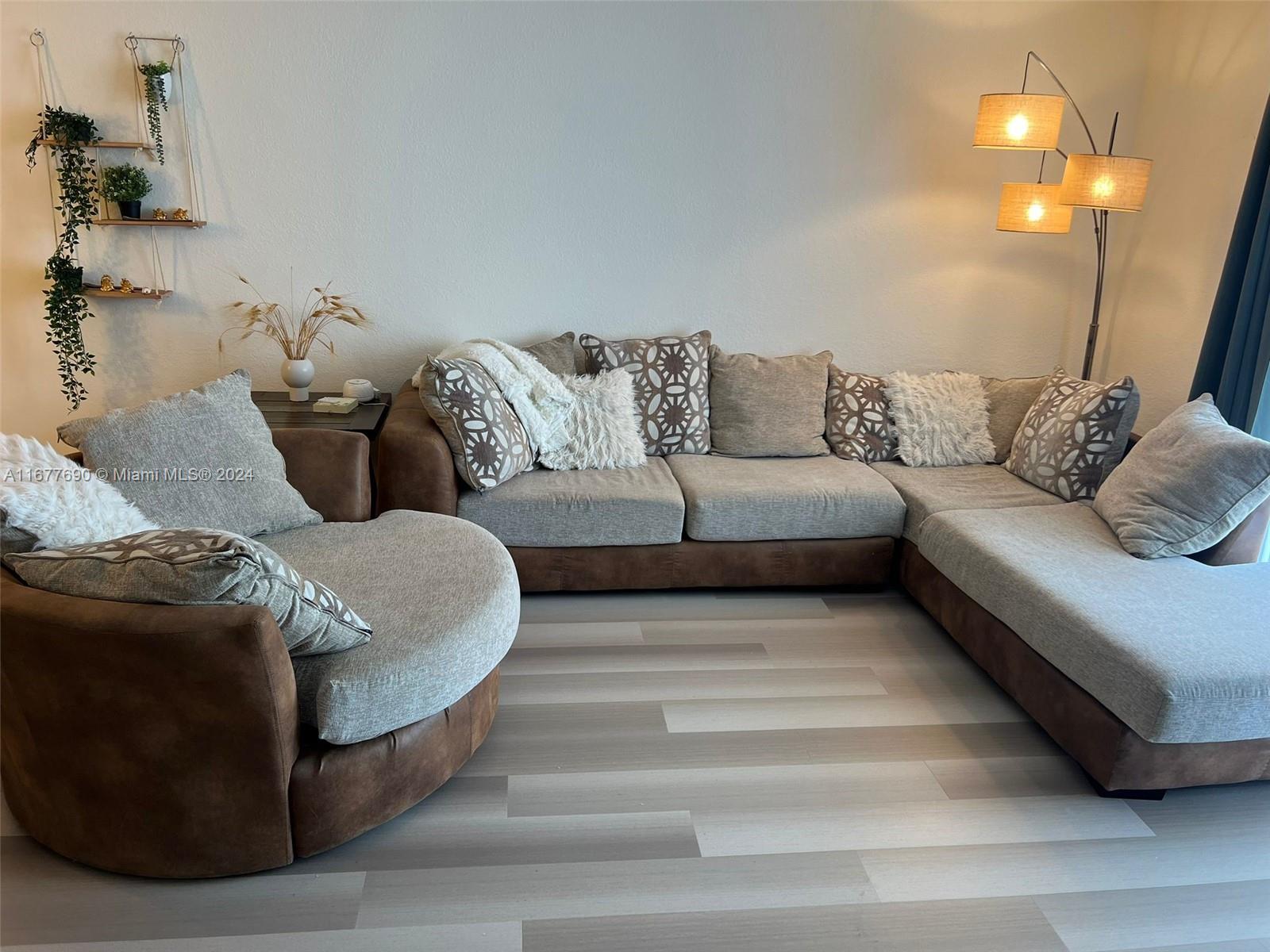 GOLDEN HORN SOUTH CONDO - Residential