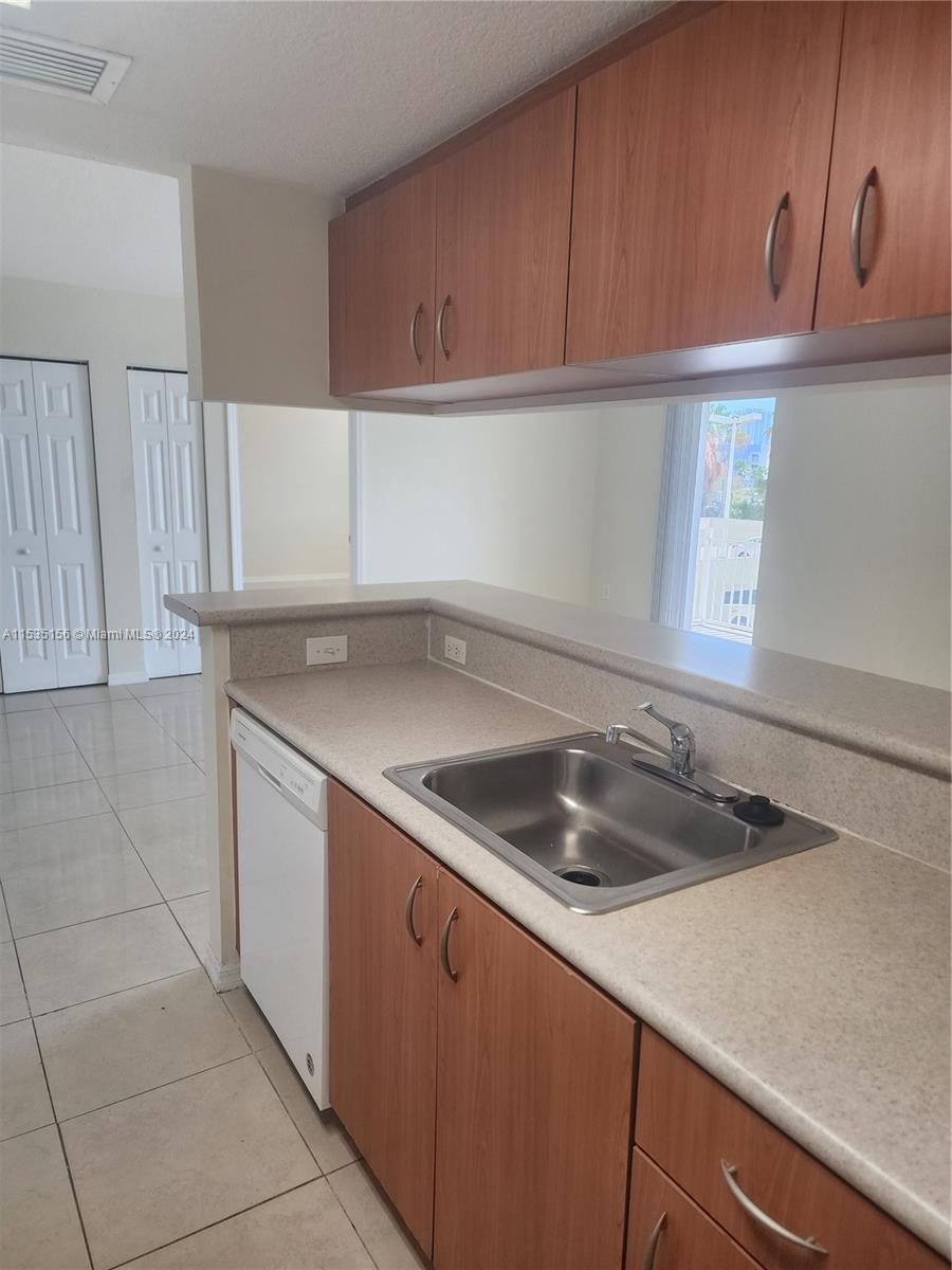 SEYBOLD POINTE CONDO - Residential Lease