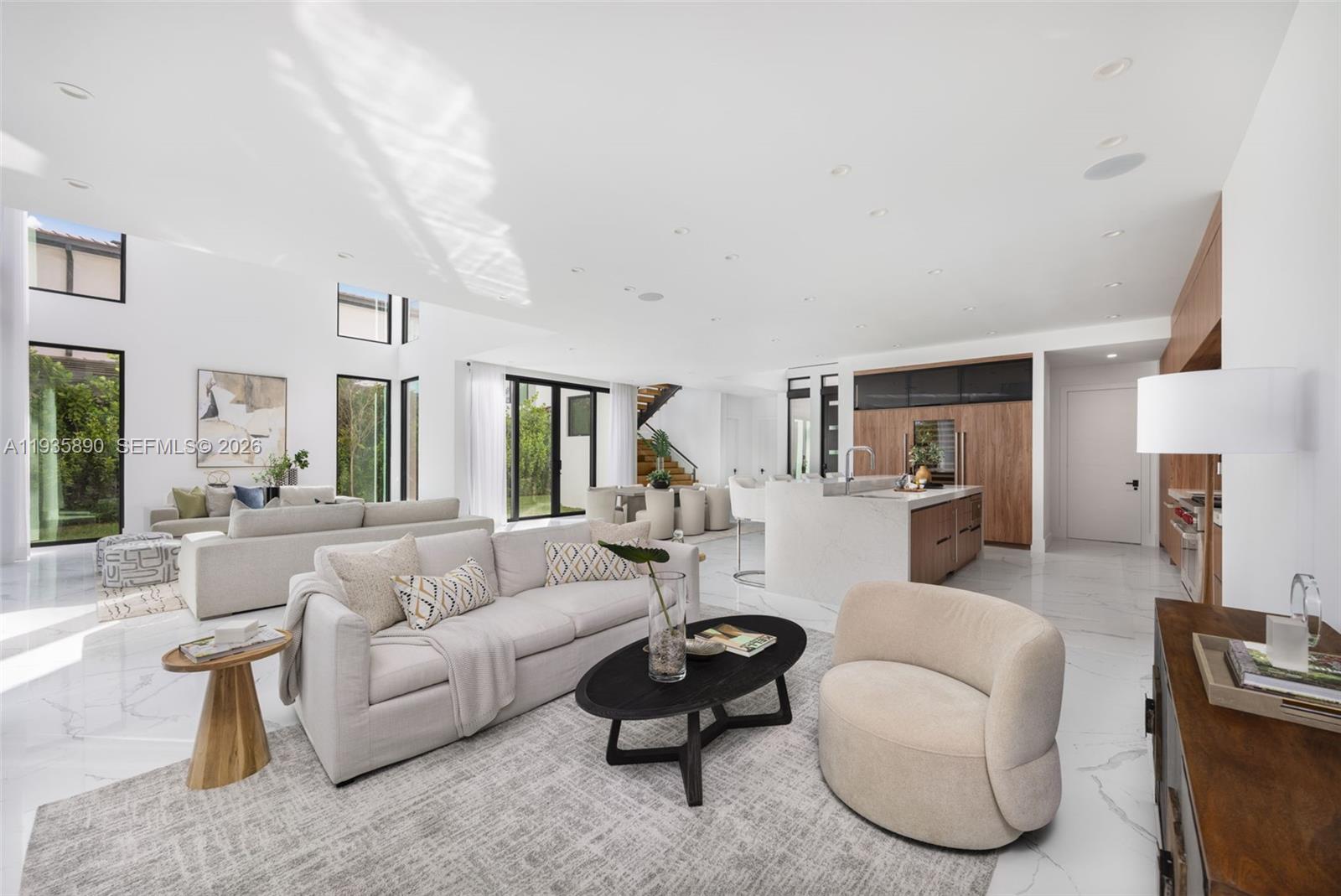 PINECREST VILLAS - Residential