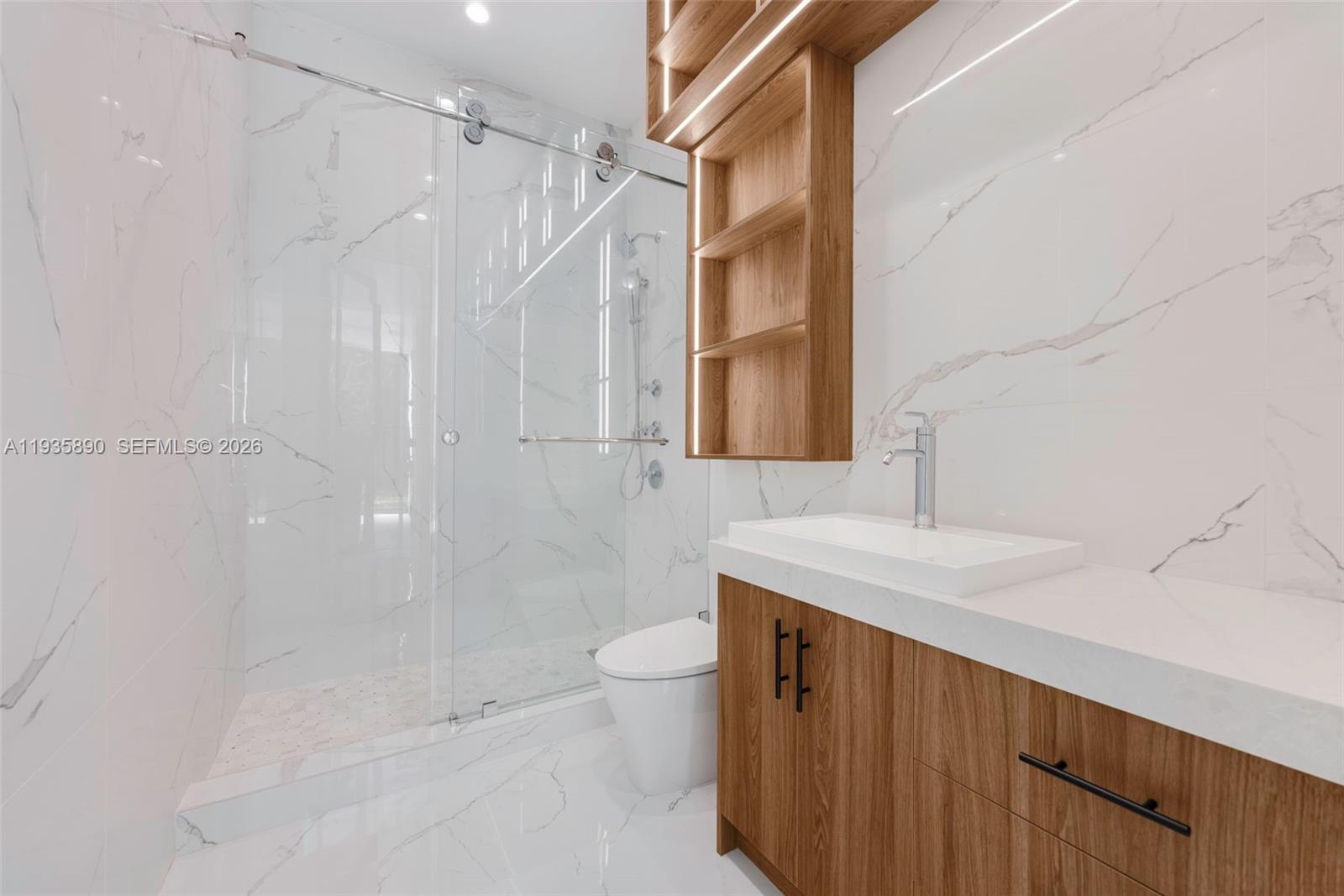 PINECREST VILLAS - Residential