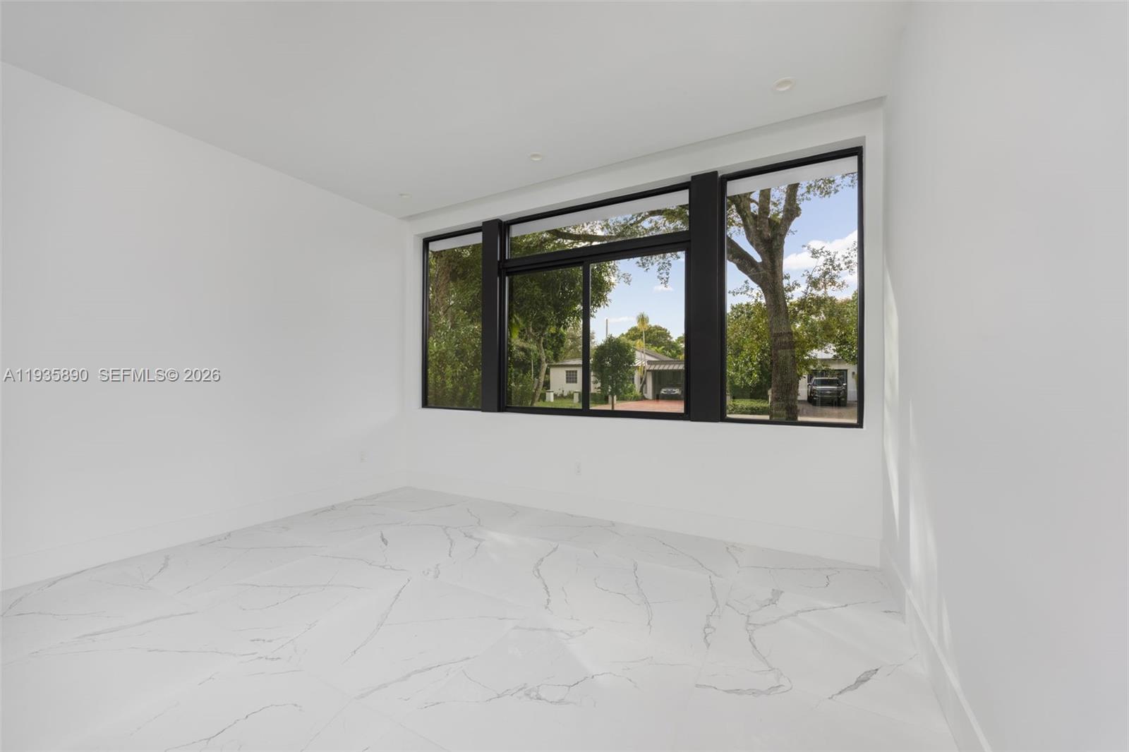 PINECREST VILLAS - Residential