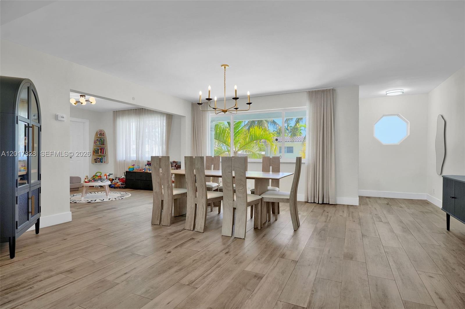 HOLLYWOOD LAKES SECTION - Residential
