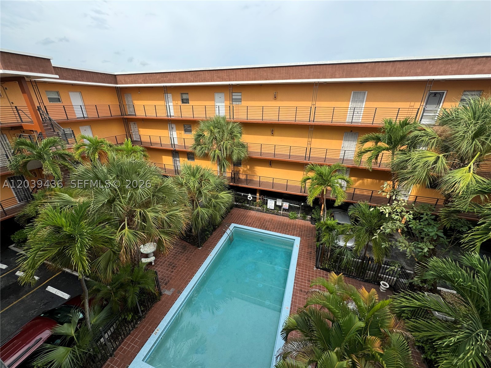 MALKY CONDO - Residential