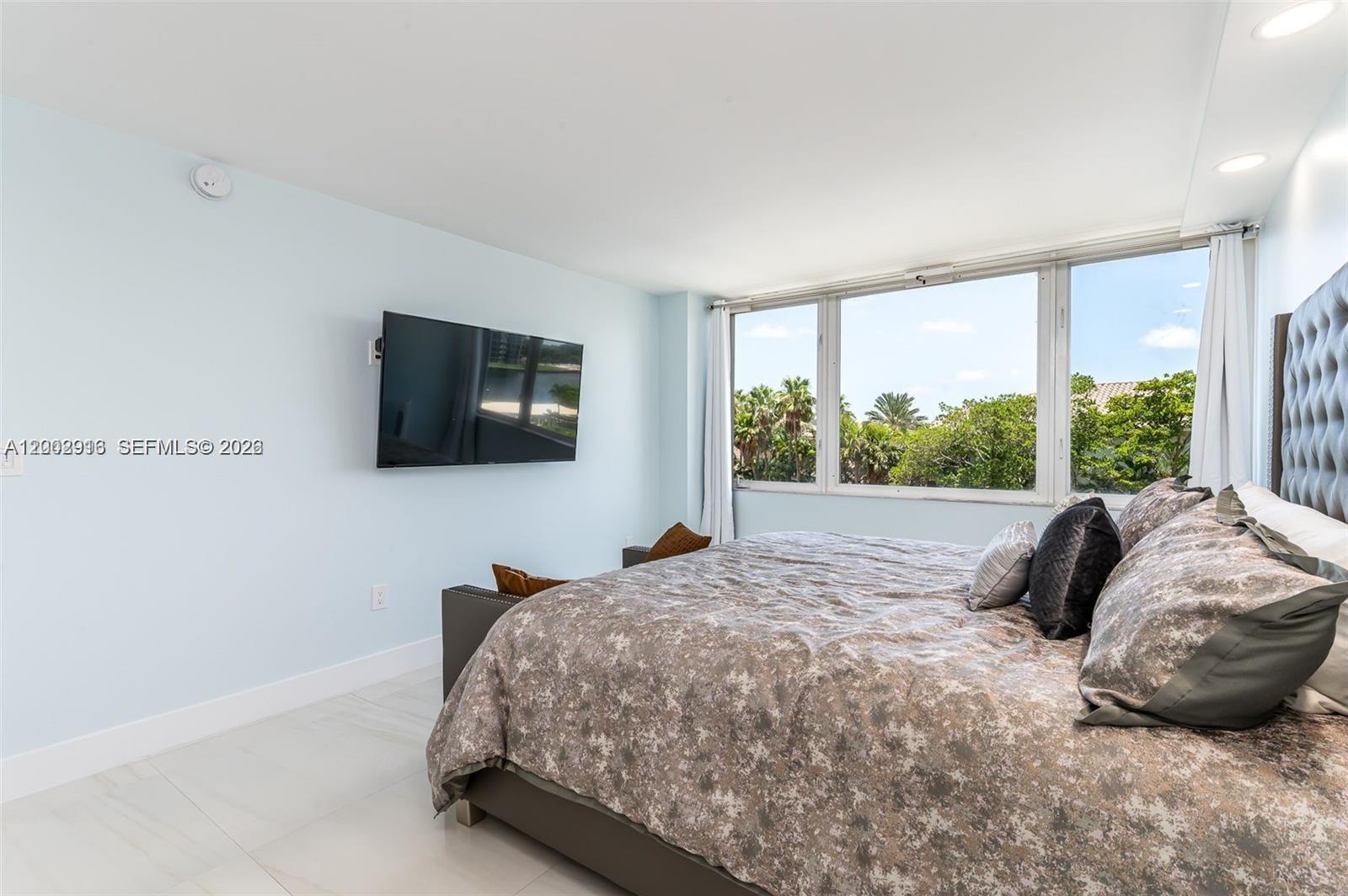REGENCY HIGHLAND CLUB CON - Residential