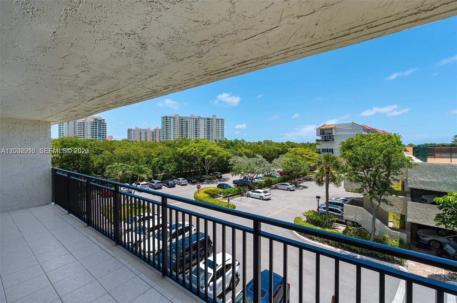REGENCY HIGHLAND CLUB CON - Residential
