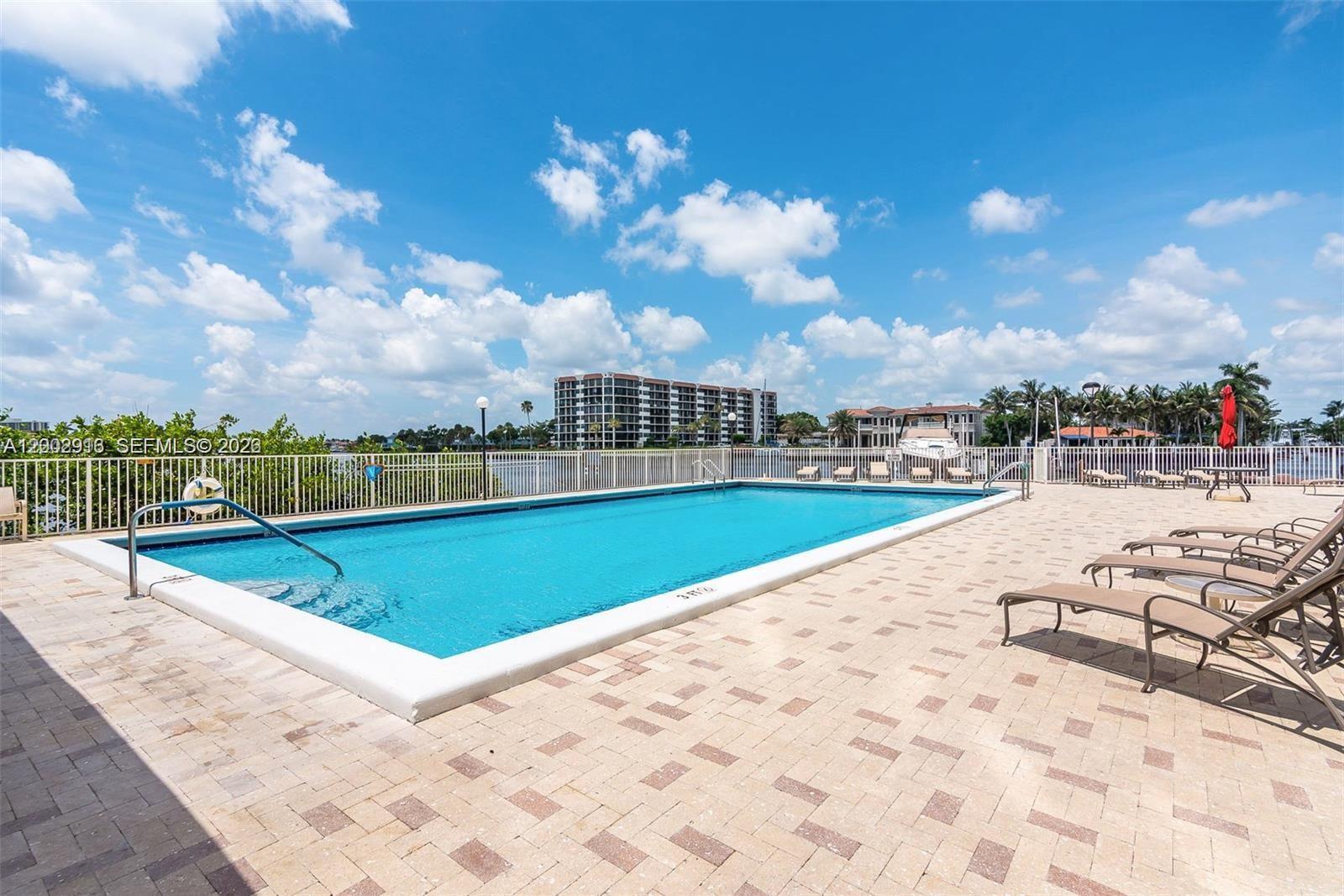 REGENCY HIGHLAND CLUB CON - Residential