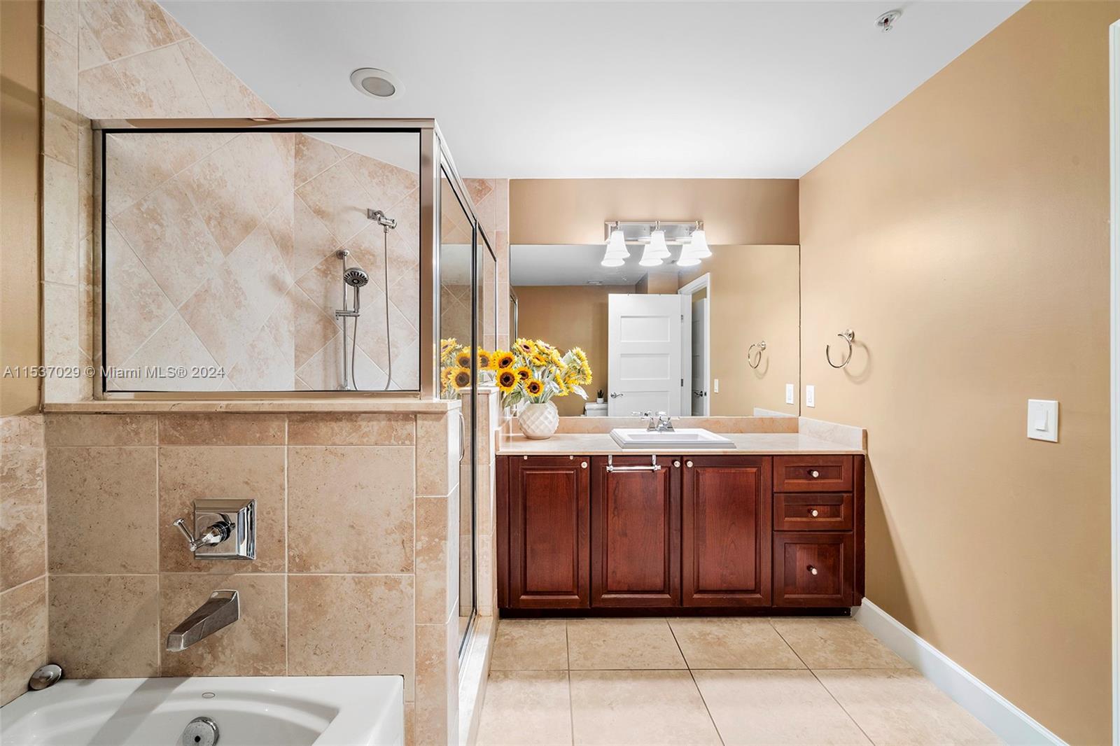 ANDALUSIA CONDO RESIDENCE - Residential