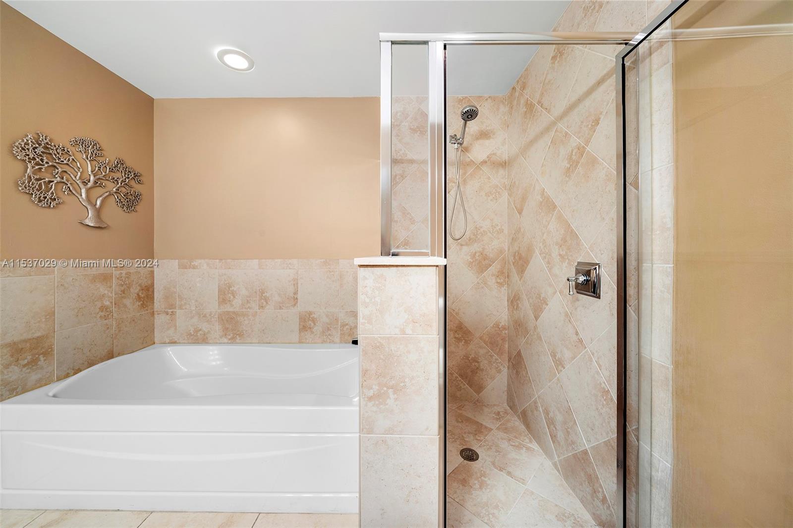 ANDALUSIA CONDO RESIDENCE - Residential